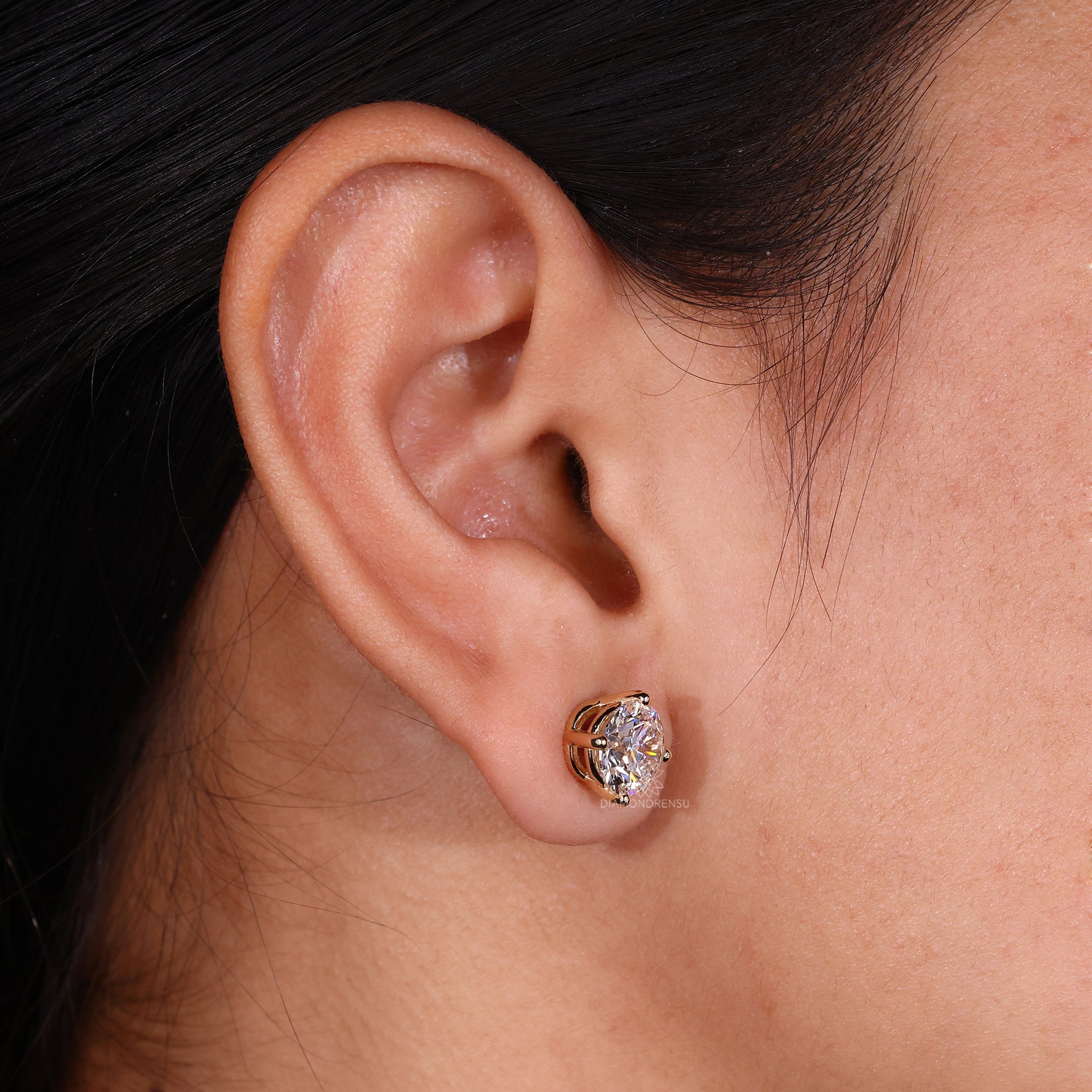 Yellow gold diamond stud earrings UK.