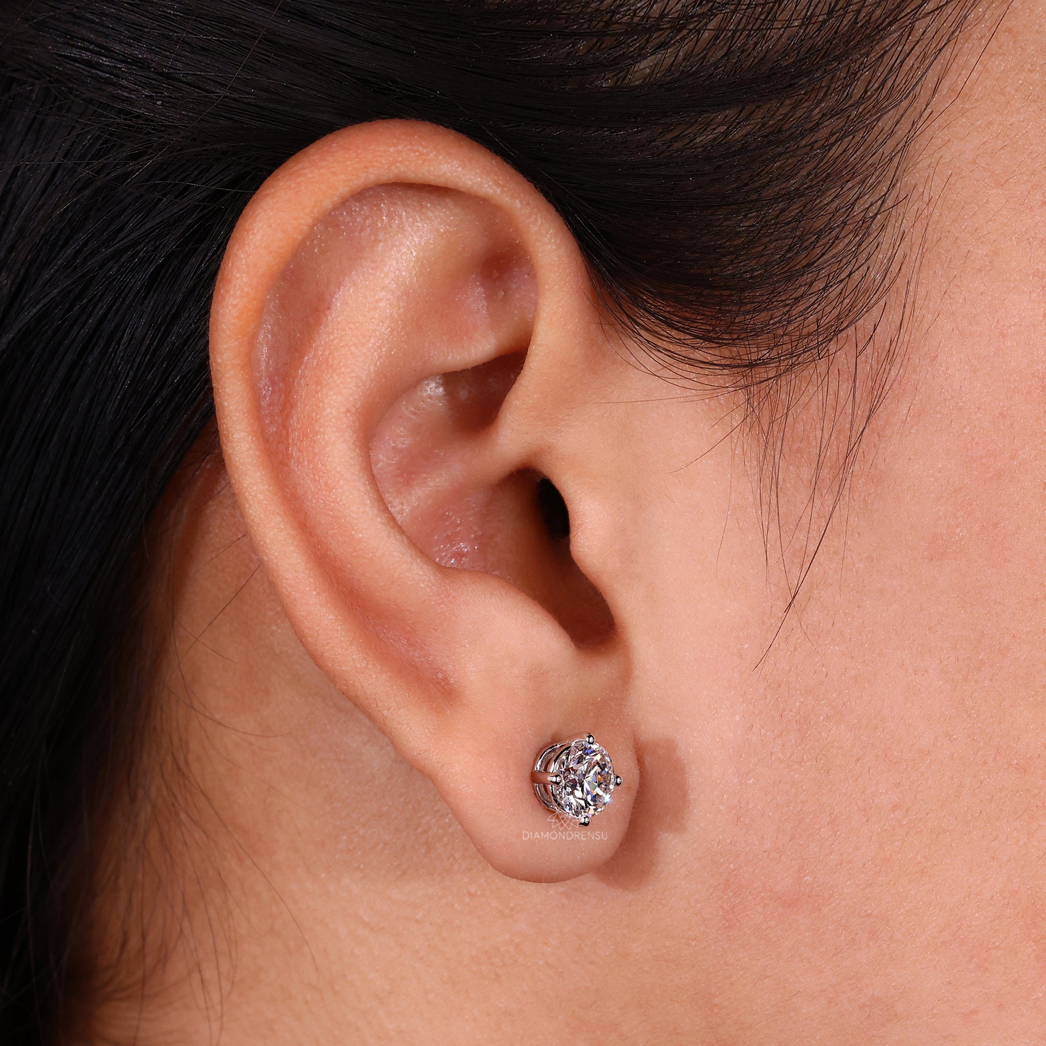 Buy earrings online from Diamondrensu UK with custom round diamond studs.