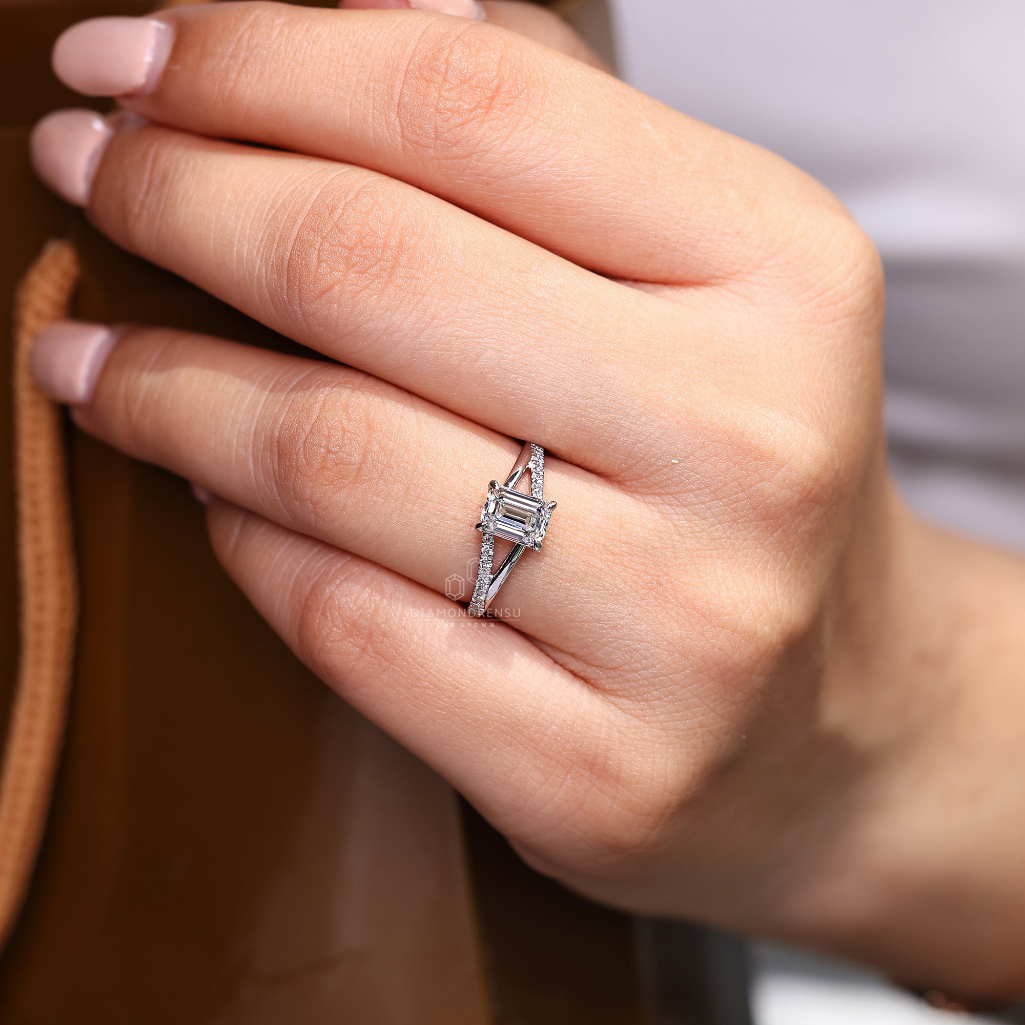 Elegant pave setting ring for a modern look.
