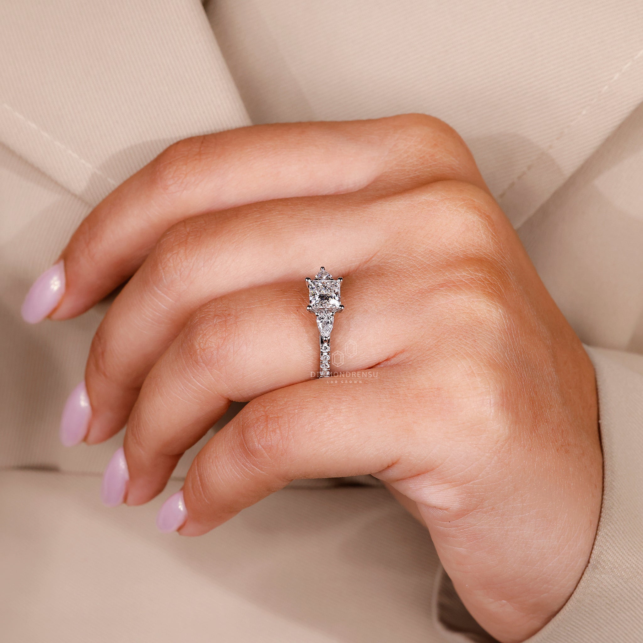 Diamondrensu UK princess diamond engagement ring