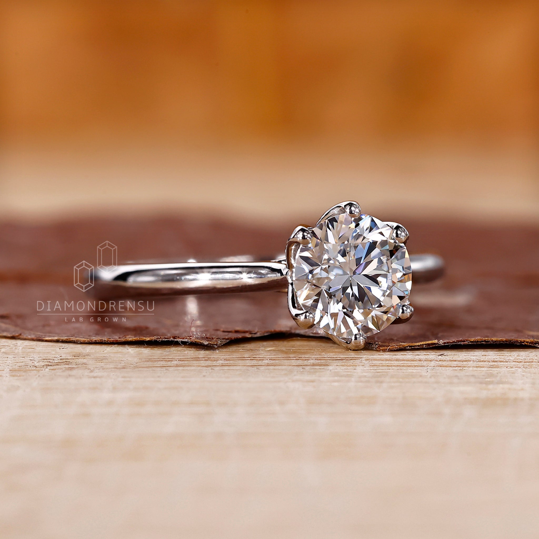 Diamondrensu UK round diamond engagement ring