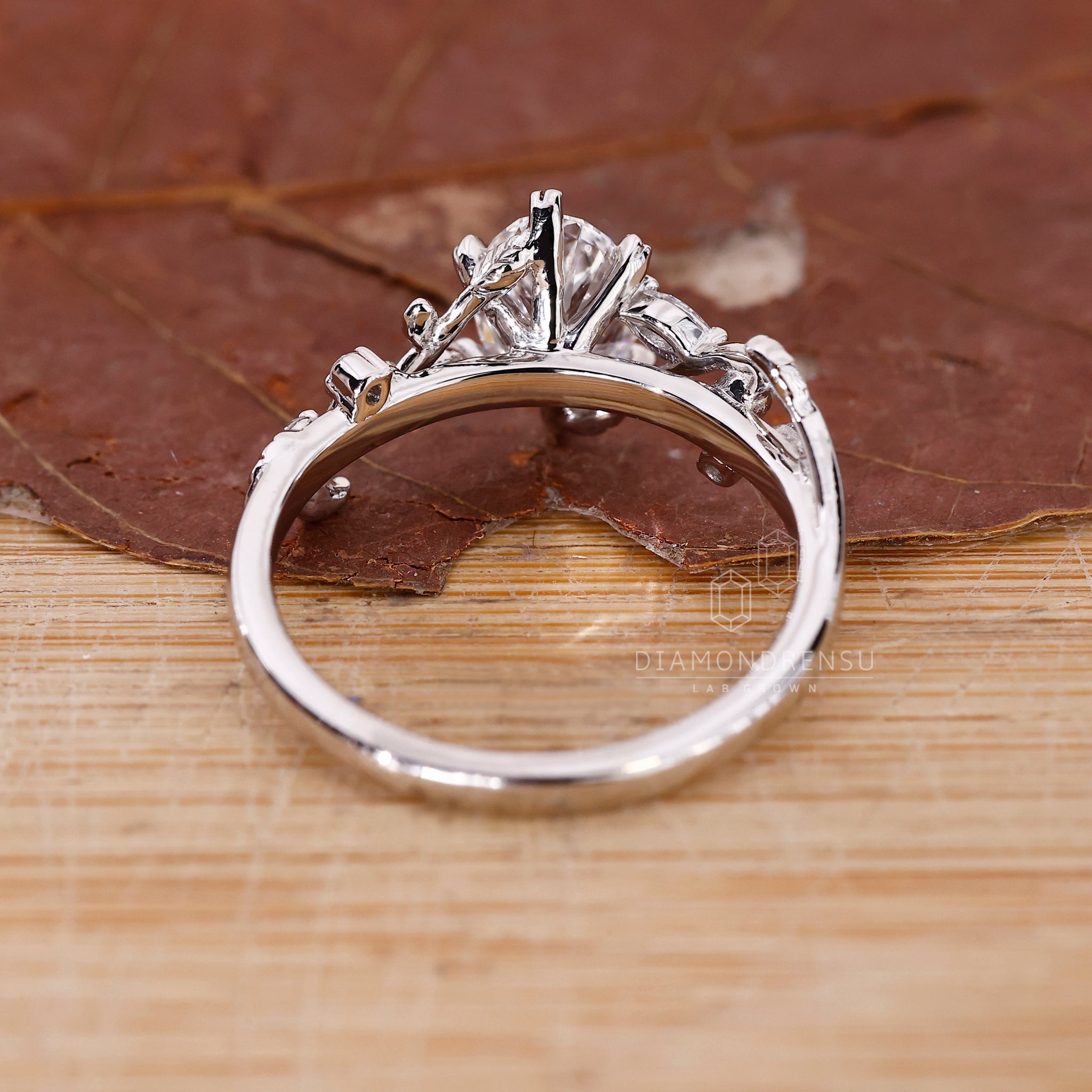 IGI Certified Diamondrensu UK Engagement Ring in handmade ring style.