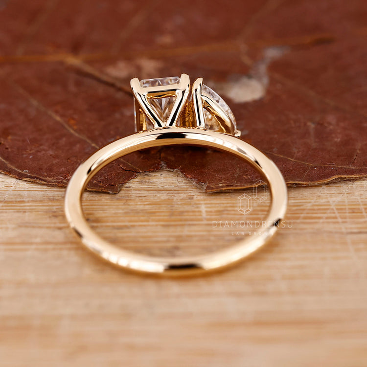 Toi Et Moi Ring with igi certified lab grown stones.