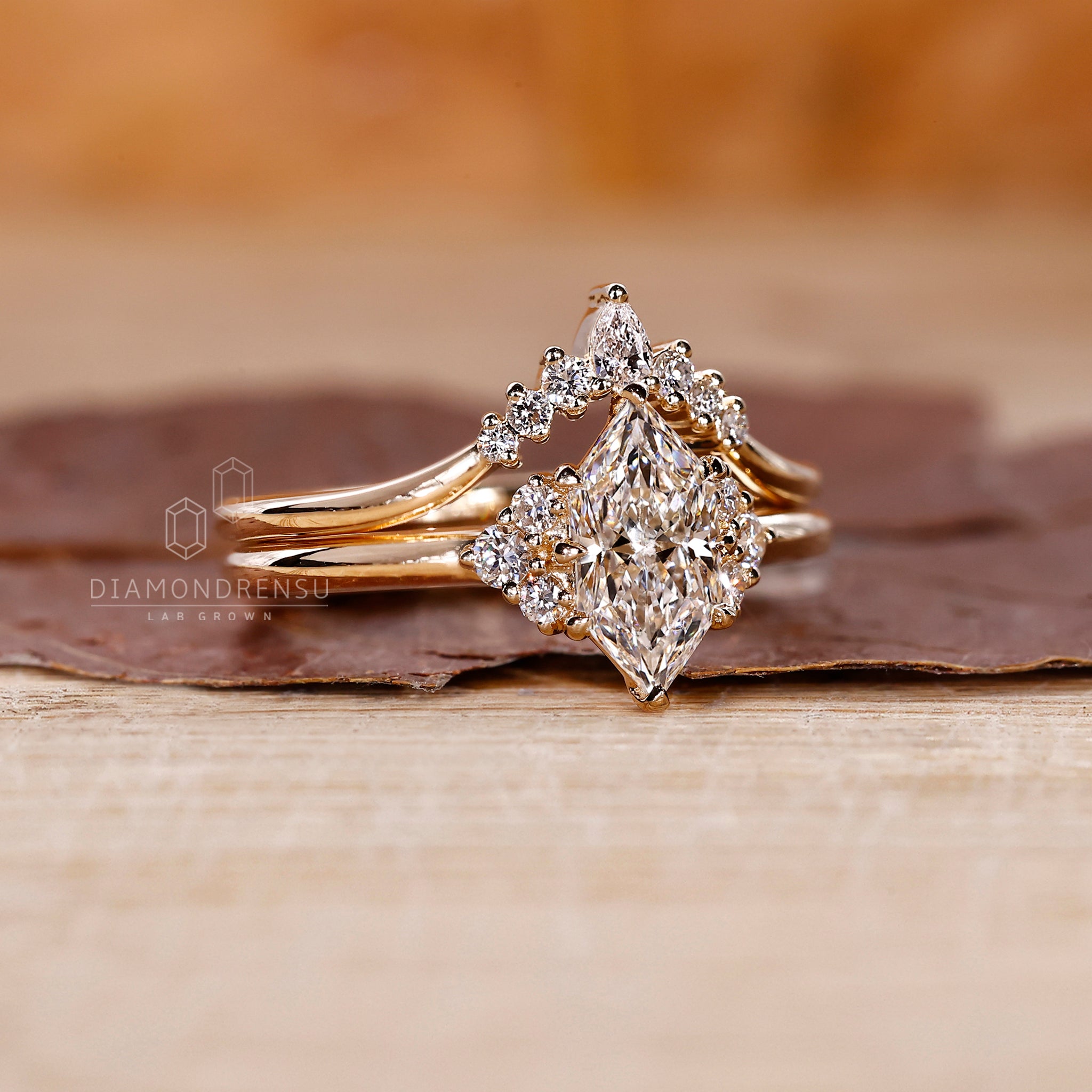 Muse setting ring crafted with refined detail.
