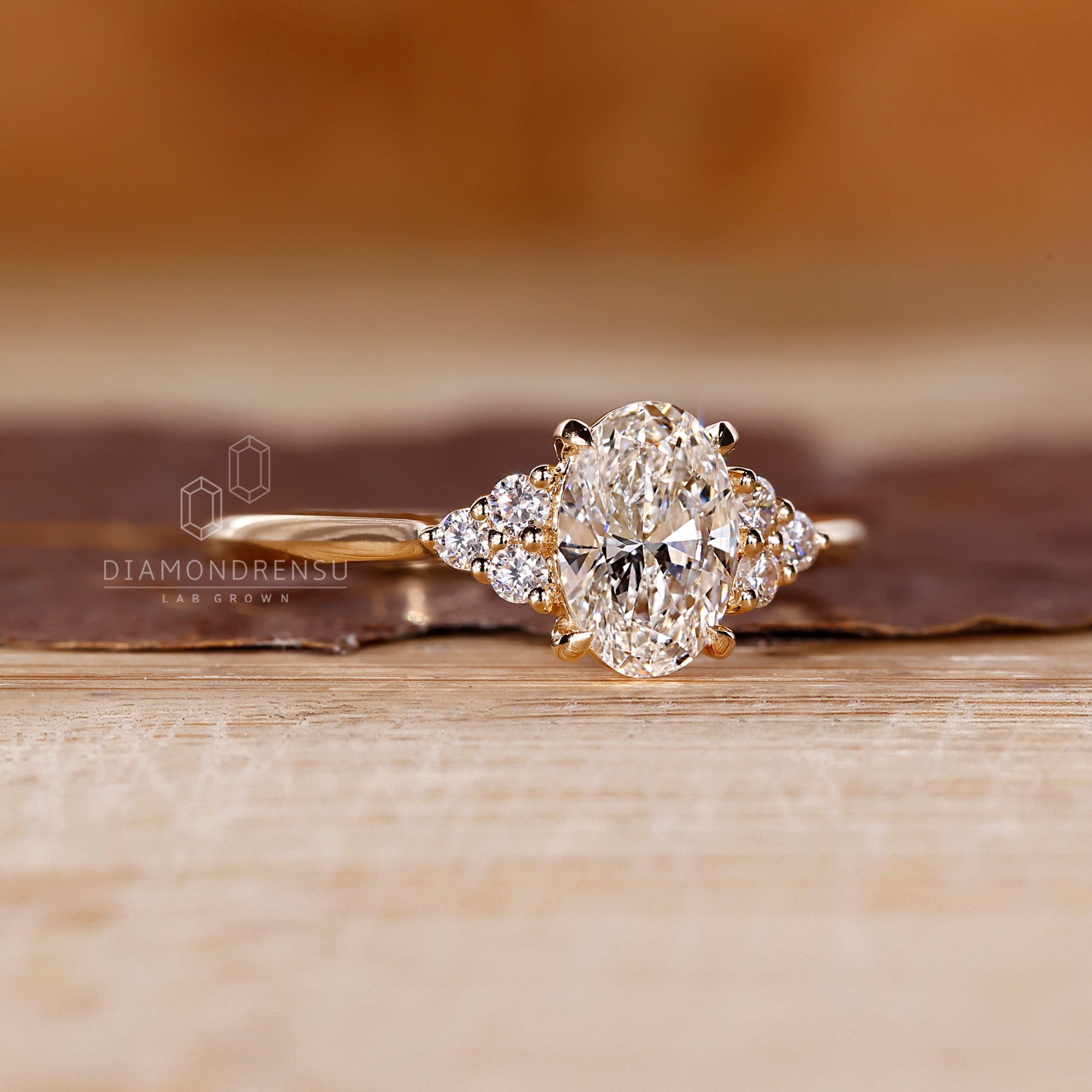 Muse setting ring with a graceful design.
