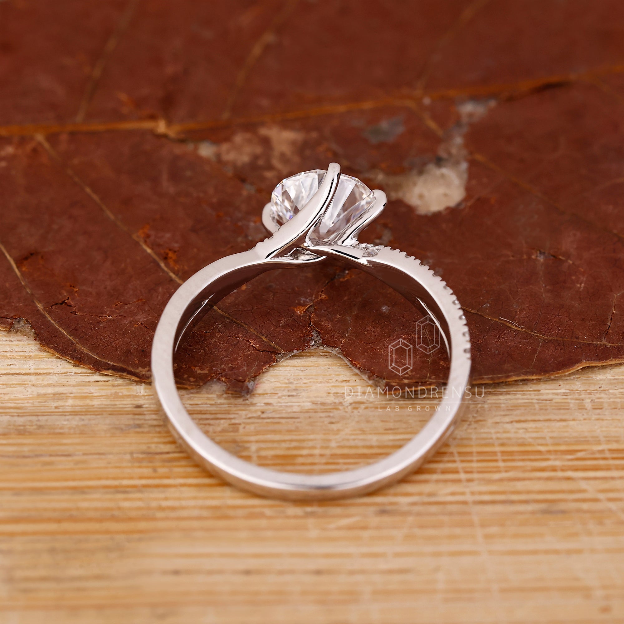 IGI certified diamond for assured quality.
