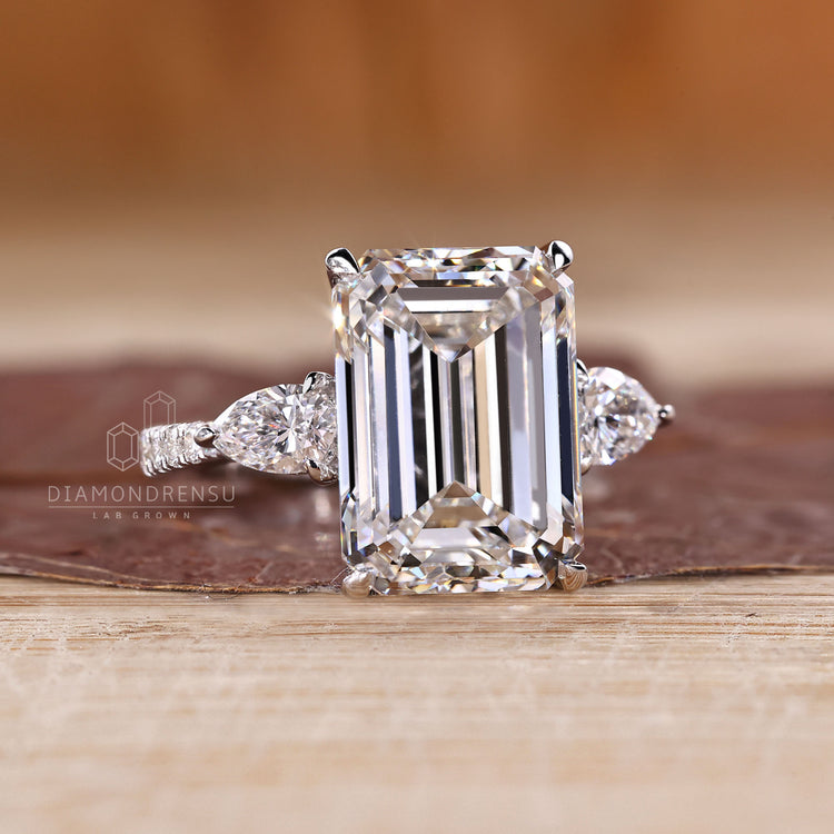 IGI certified lab grown emerald diamond ring design.