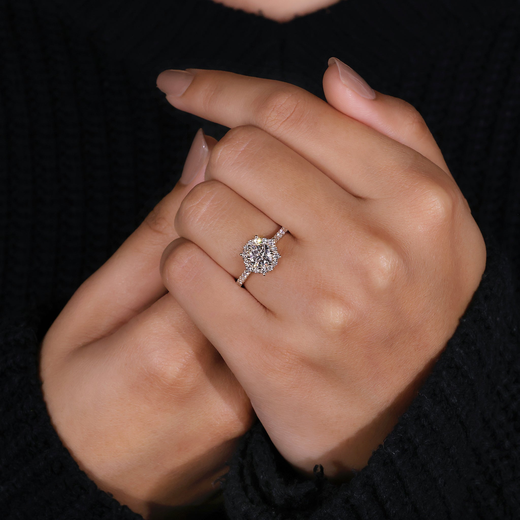 Halo diamond ring with 6 prong ring
