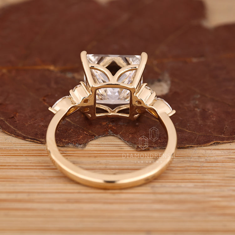 Handmade lab grown diamond ring with muse setting.
