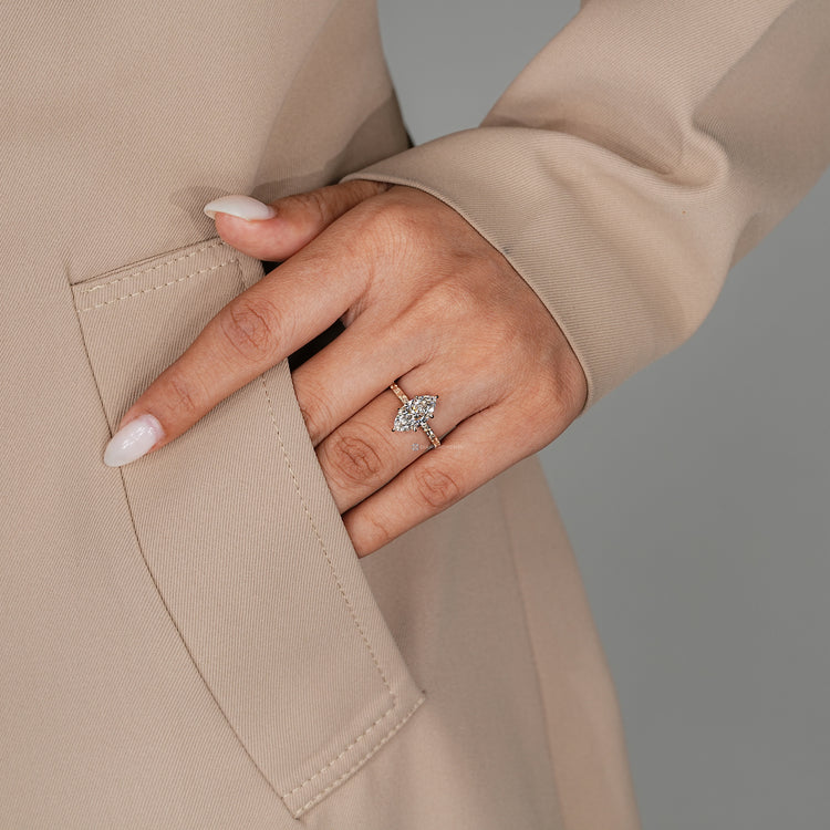 Solitaire engagement ring with Amalfi shank design.