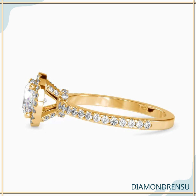 Halo diamond ring with IGI certified lab grown centre stone.
