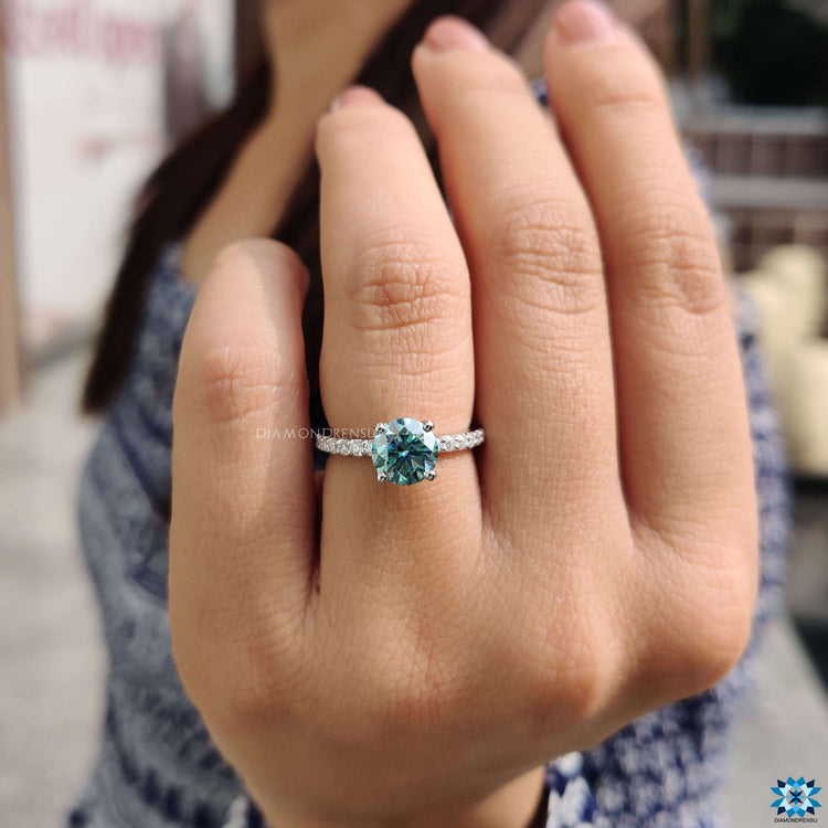 Round cut pave band adds extra detail.
