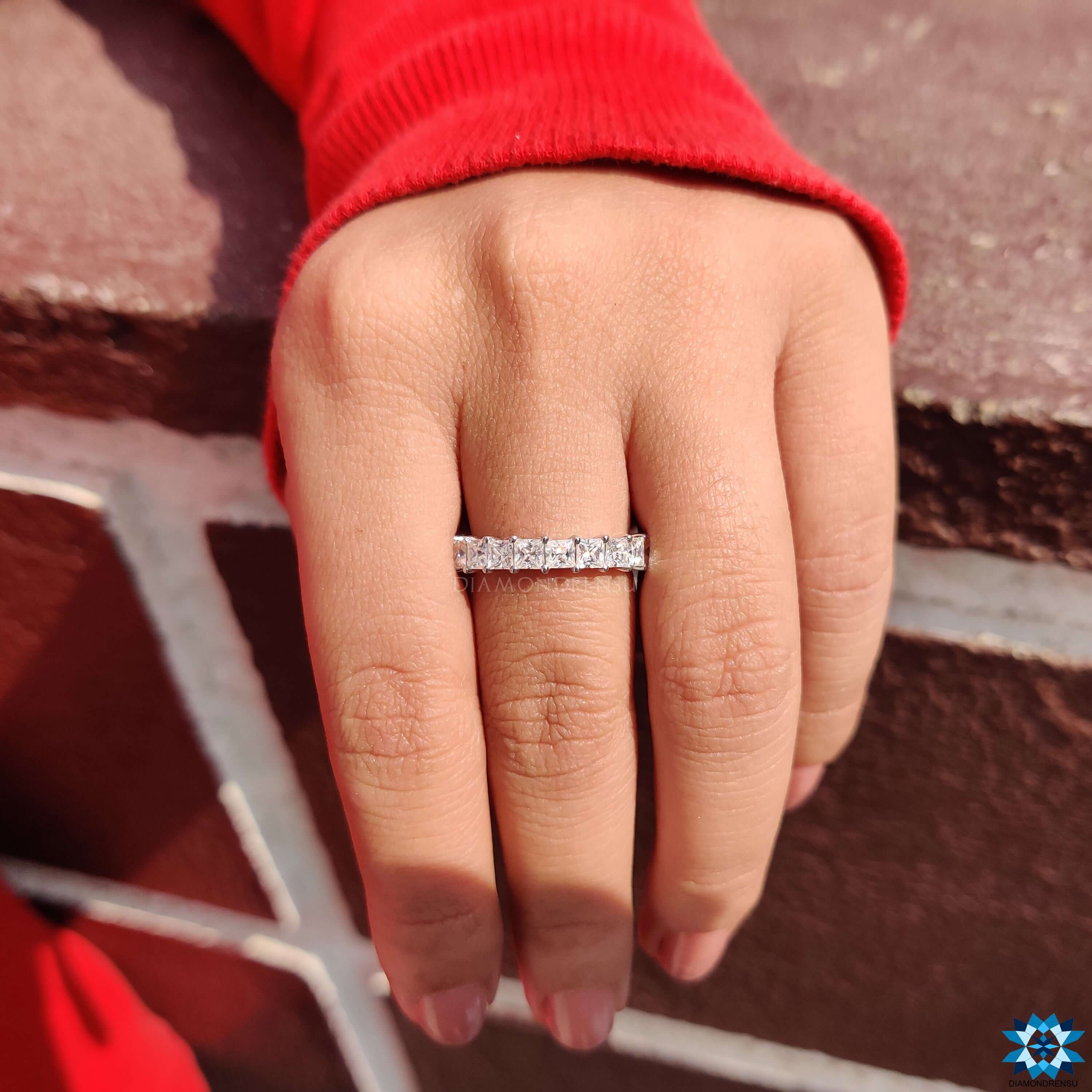 Sophisticated eternity princess cut ring, ideal for celebrating love and special moments.