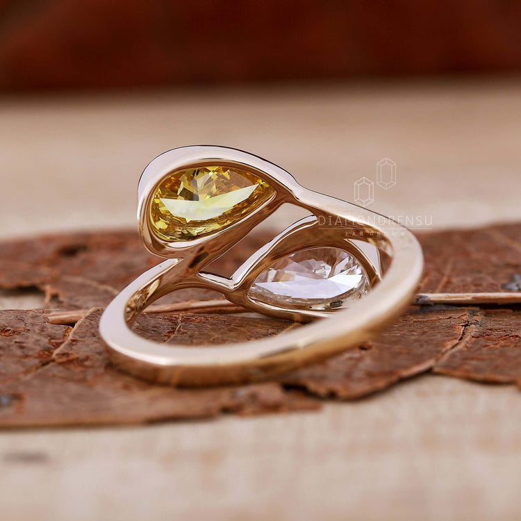 Classic pear shaped ring diamond crafted to perfection.