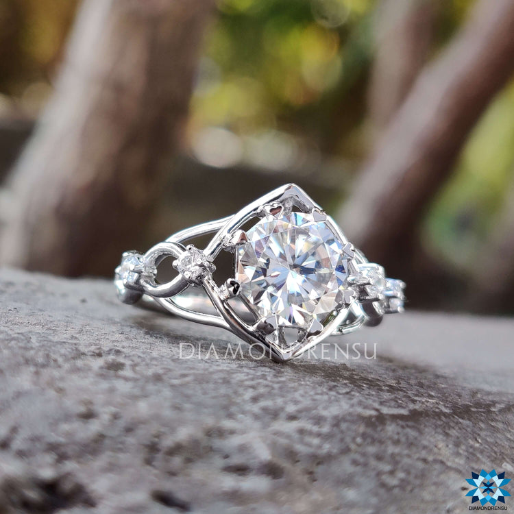 Heart shape prong setting on octagon moissanite ring.
