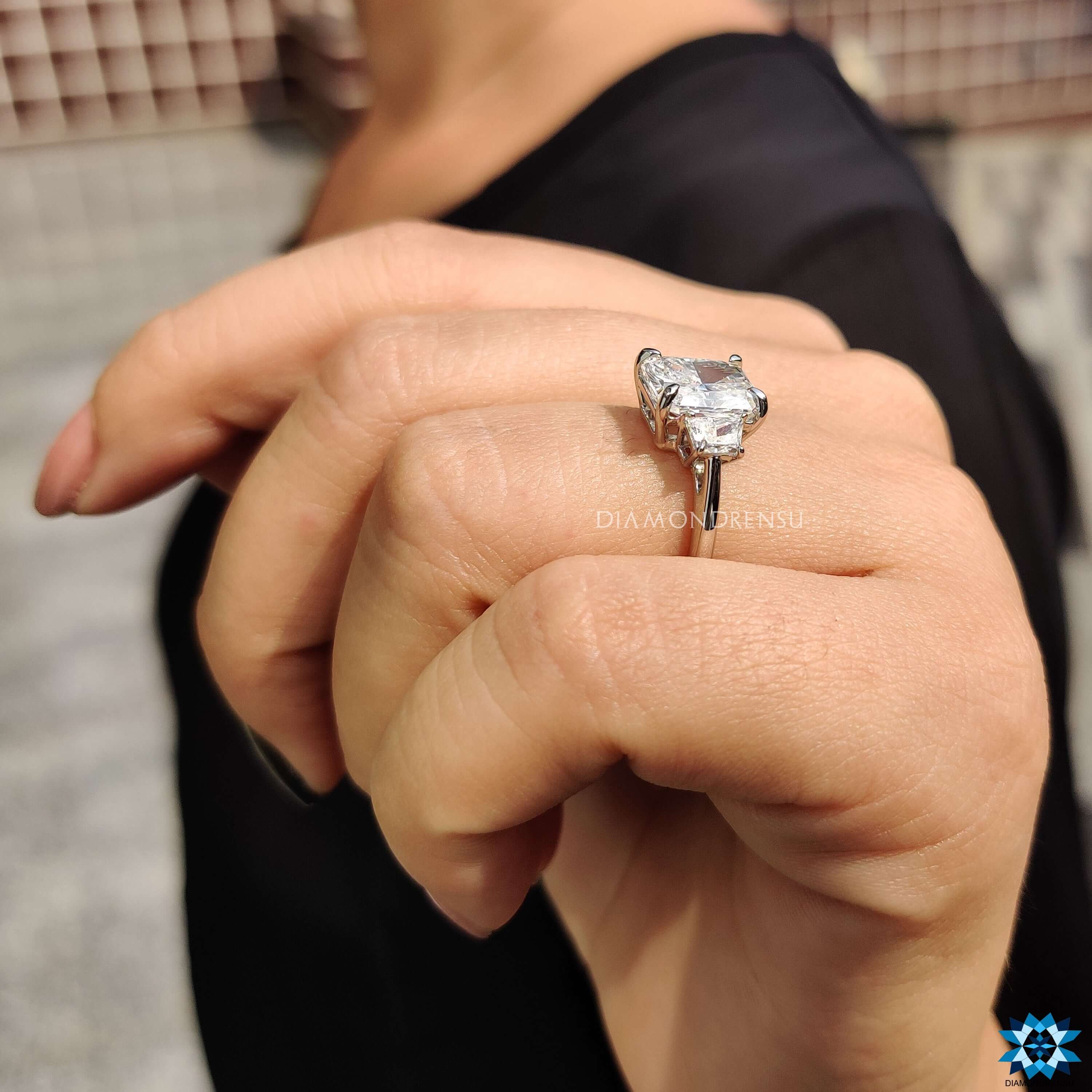 best moissanite engagement ring - diamondrensu