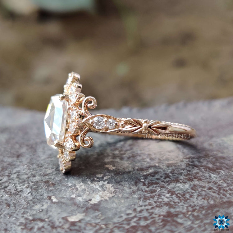 Prong setting ring with vintage design.
