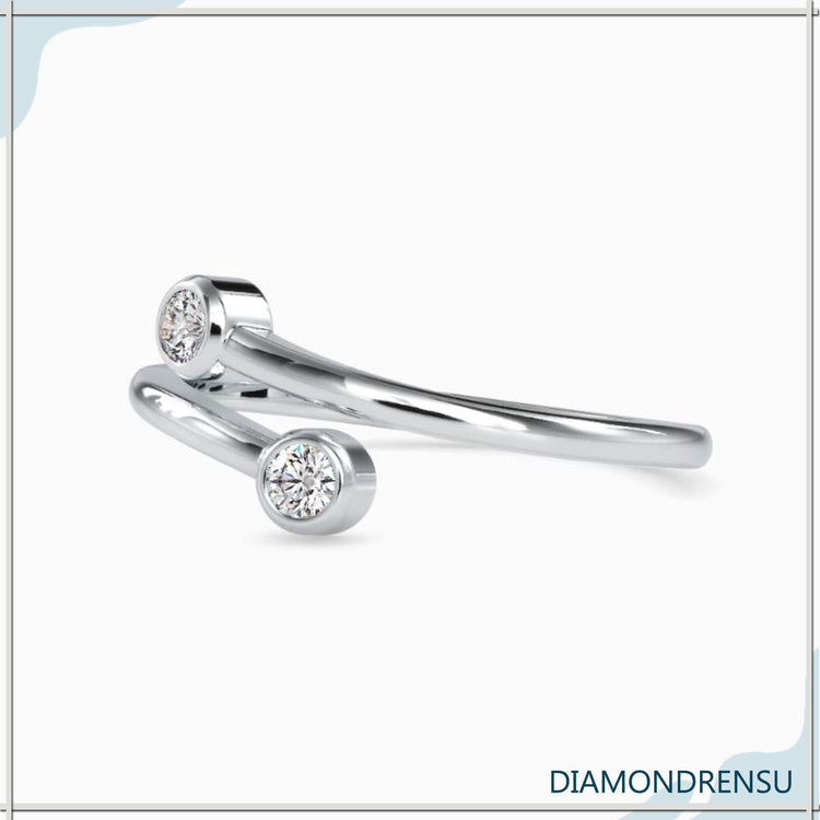 Custom wedding ring with round cut open gap design.
