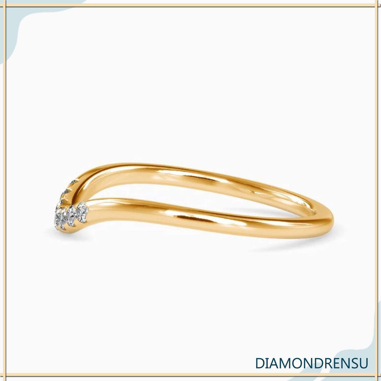 Custom curved band from Diamondrensu UK Wedding Band.
