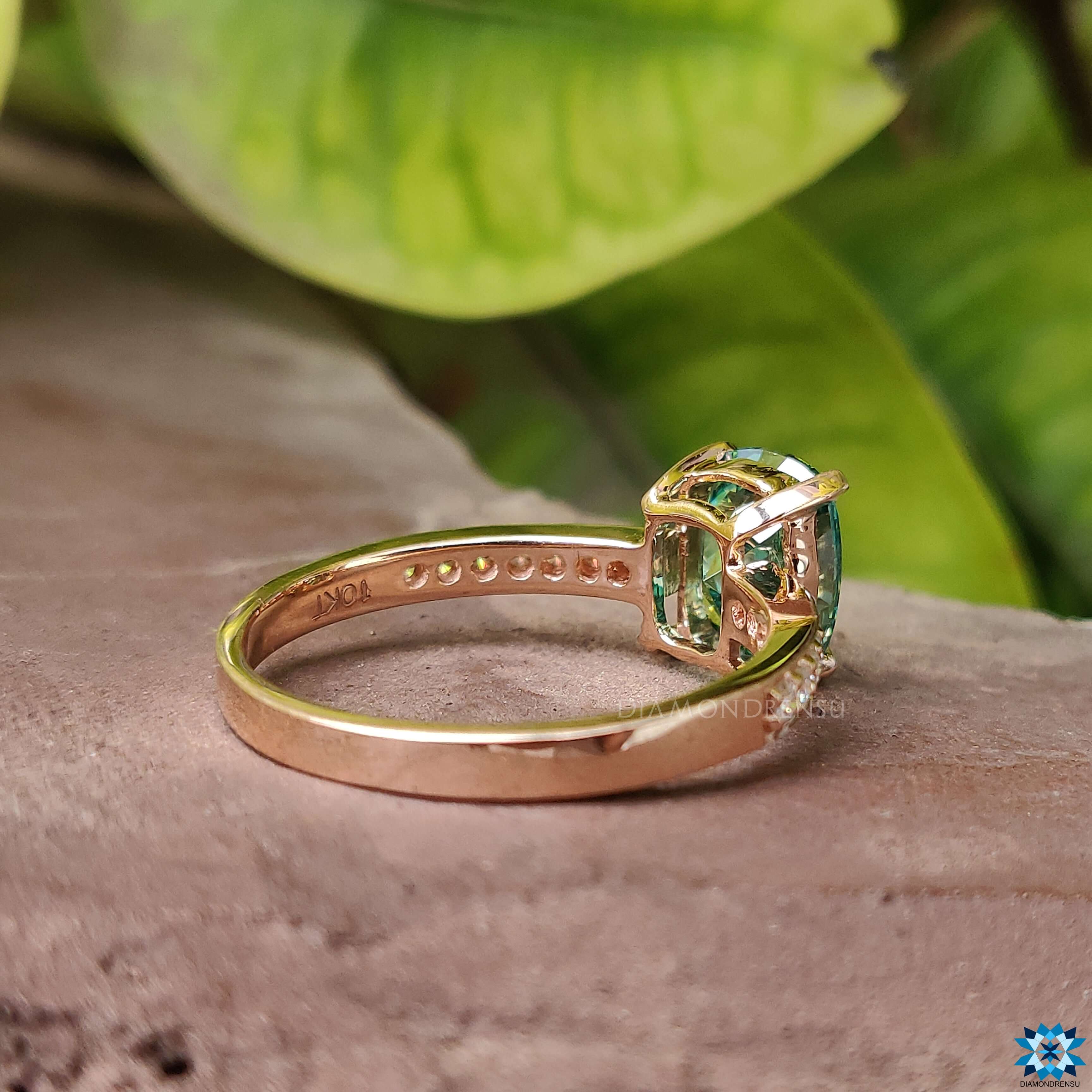 rose gold engagement ring