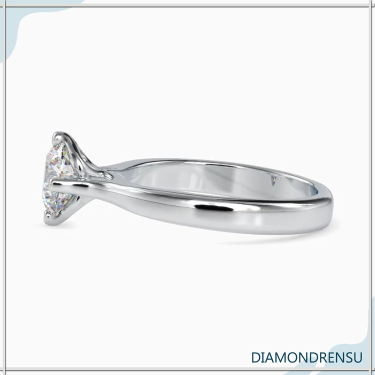 Buy diamond ring in UK with handmade solitaire style.
