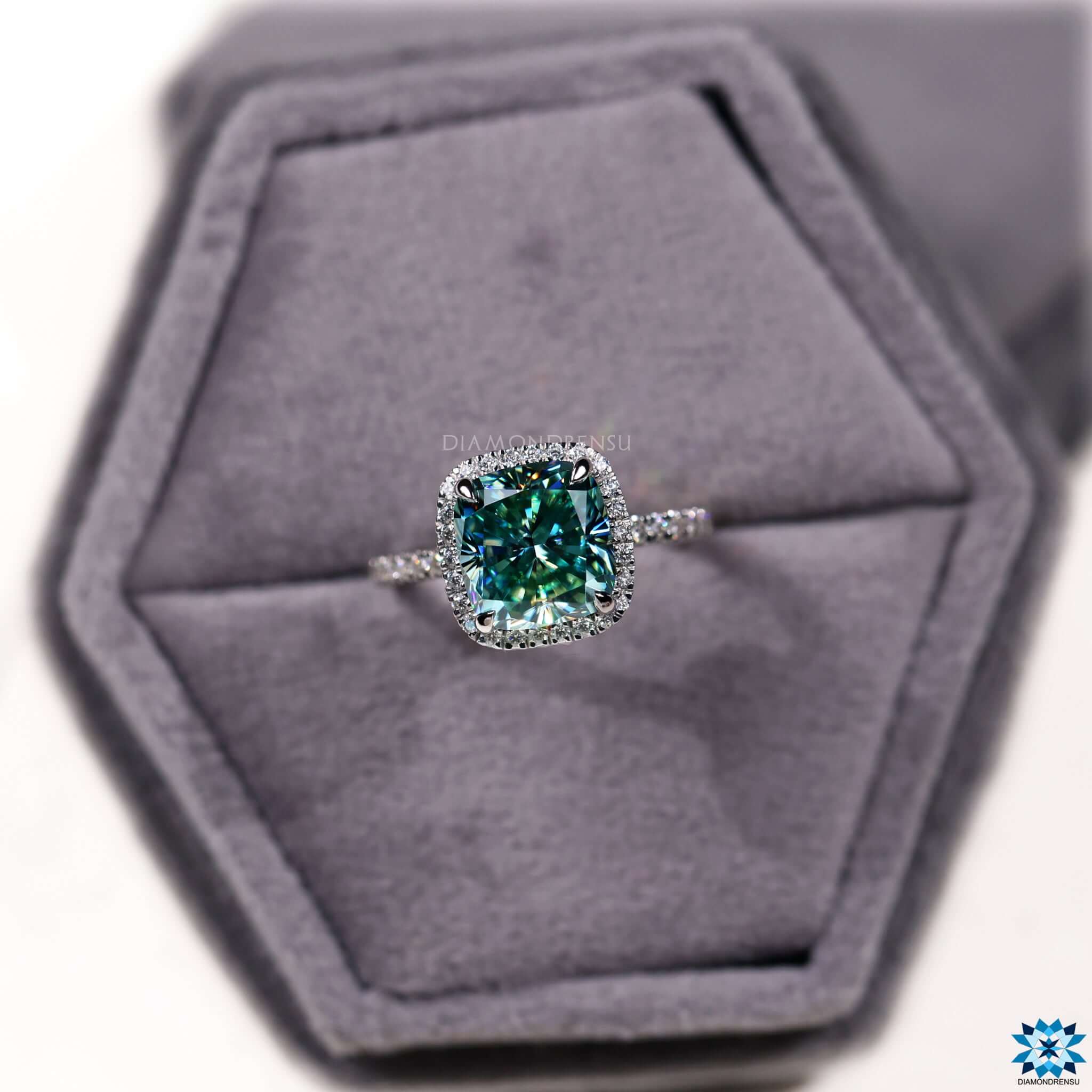 halo engagement ring - diamondrensu