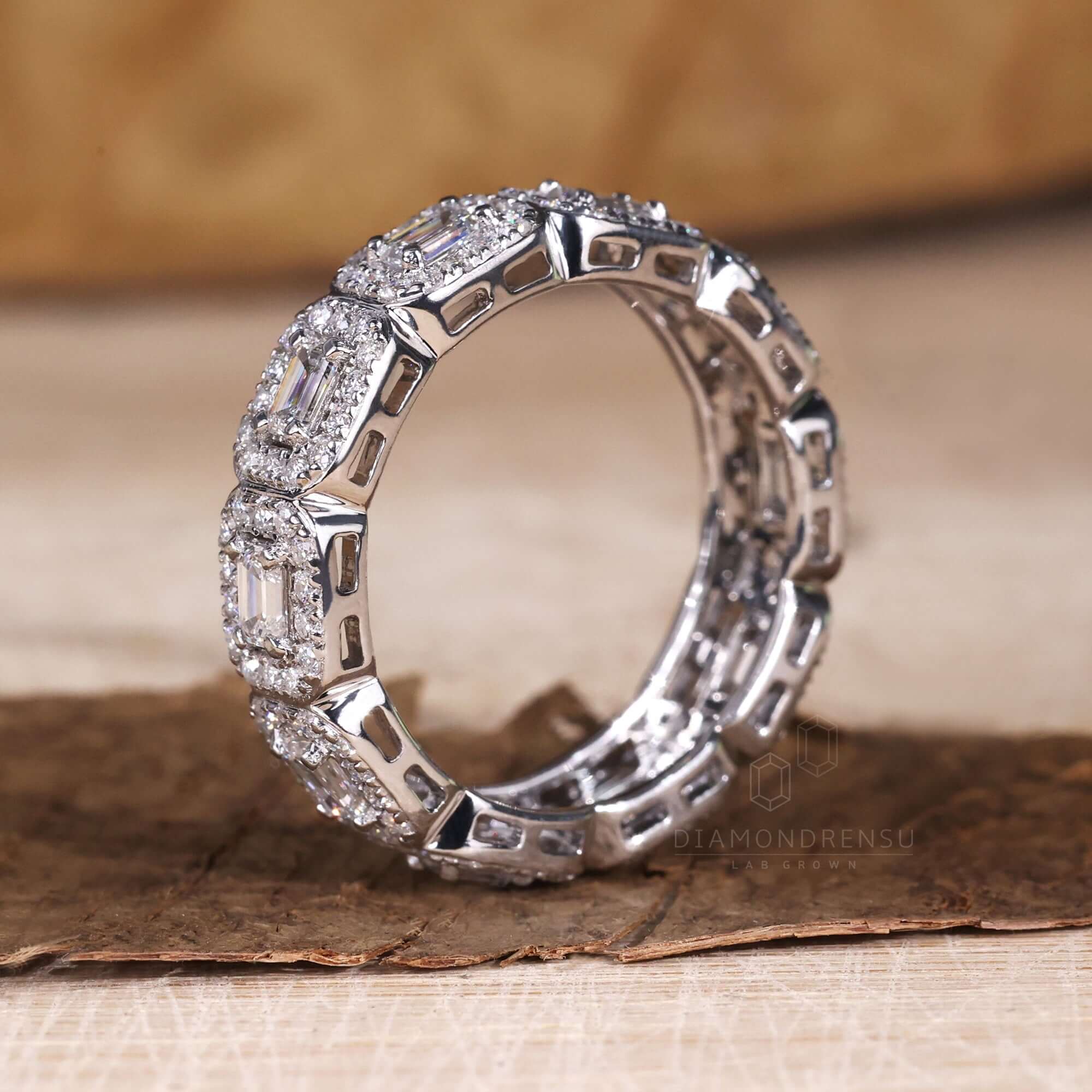 lab grown diamond wedding band