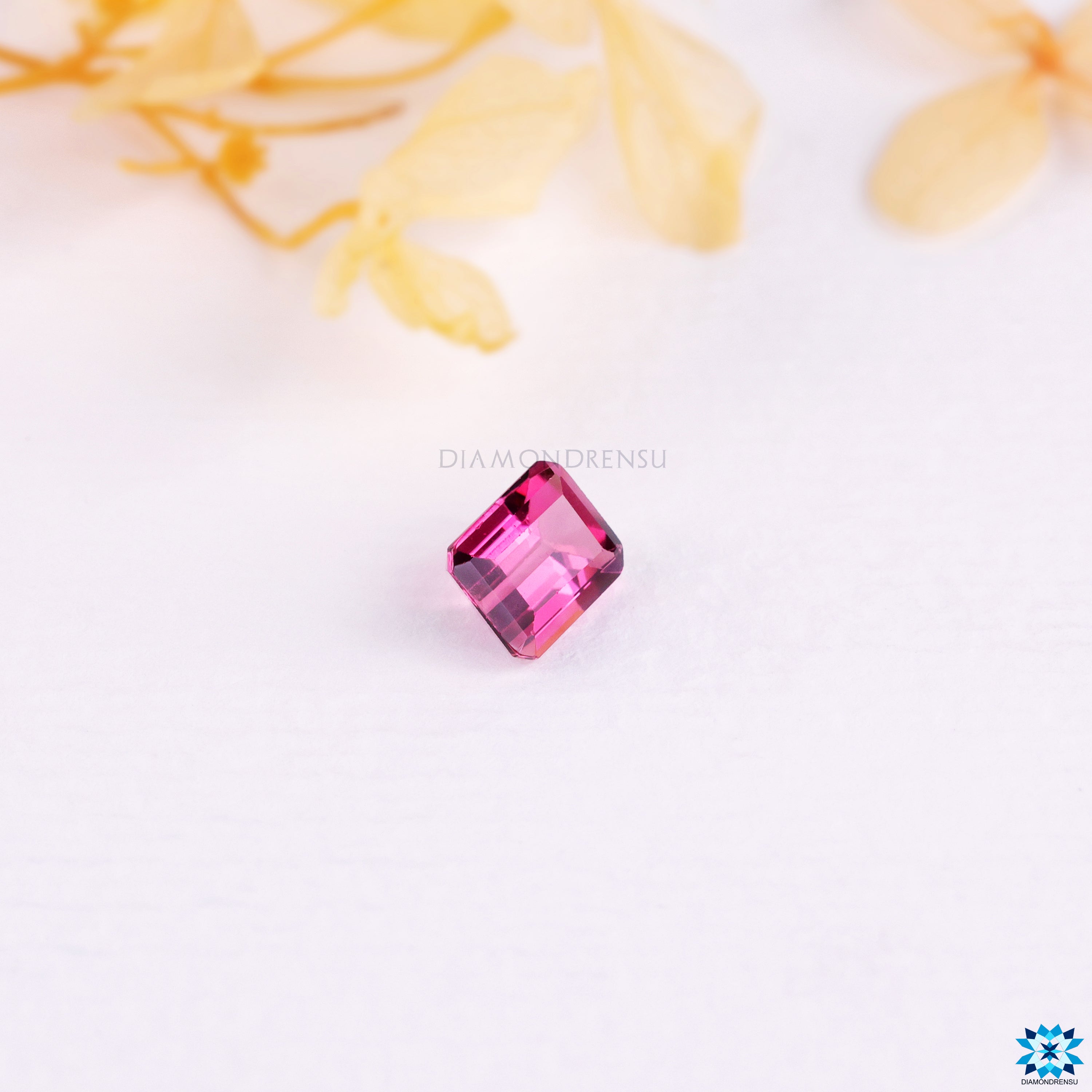 emerald cut gemstone - diaomndrensu