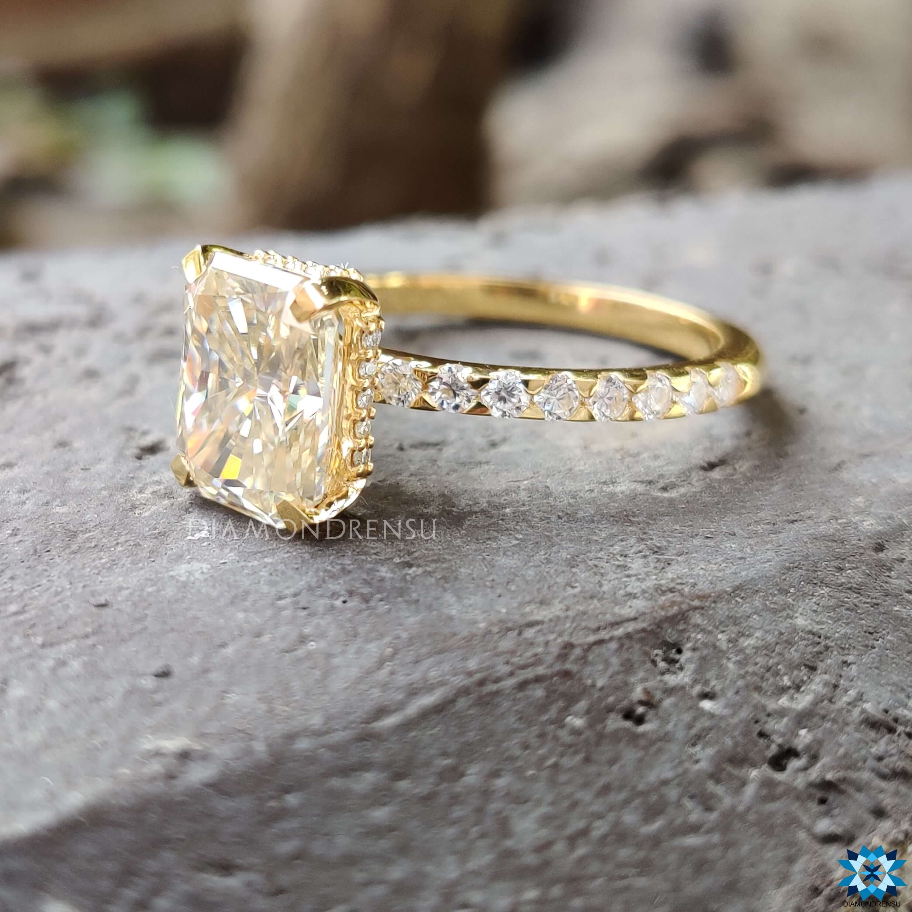 yellow gold rings - diamondrensu