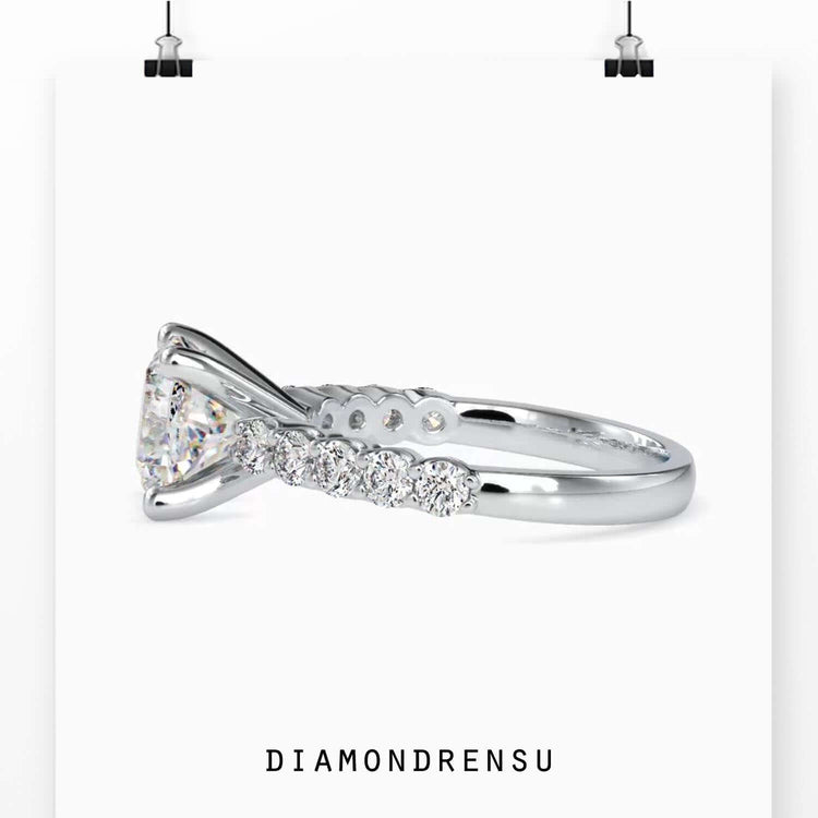 4 prong ring setting with IGI certified diamond.
