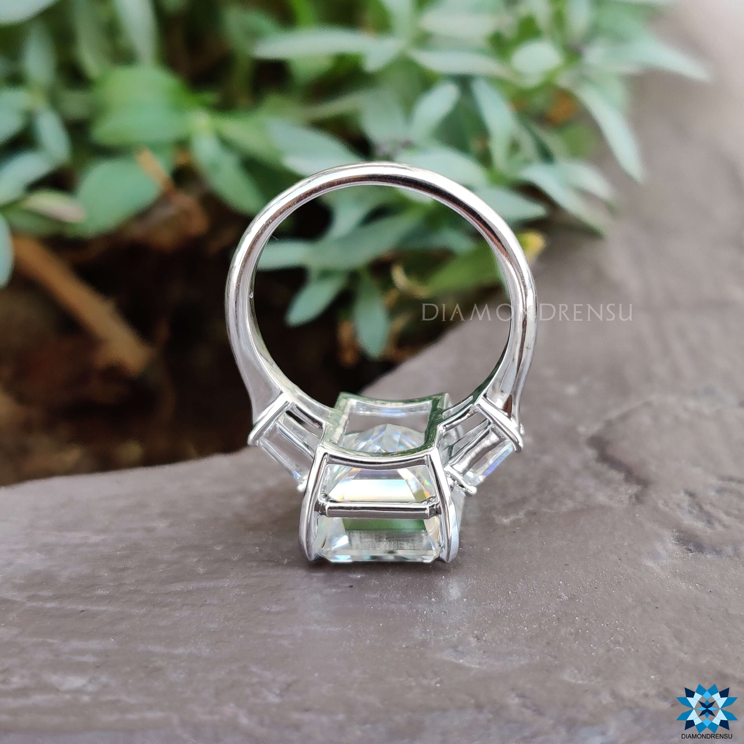 three stones engagement rings - diamondrensu