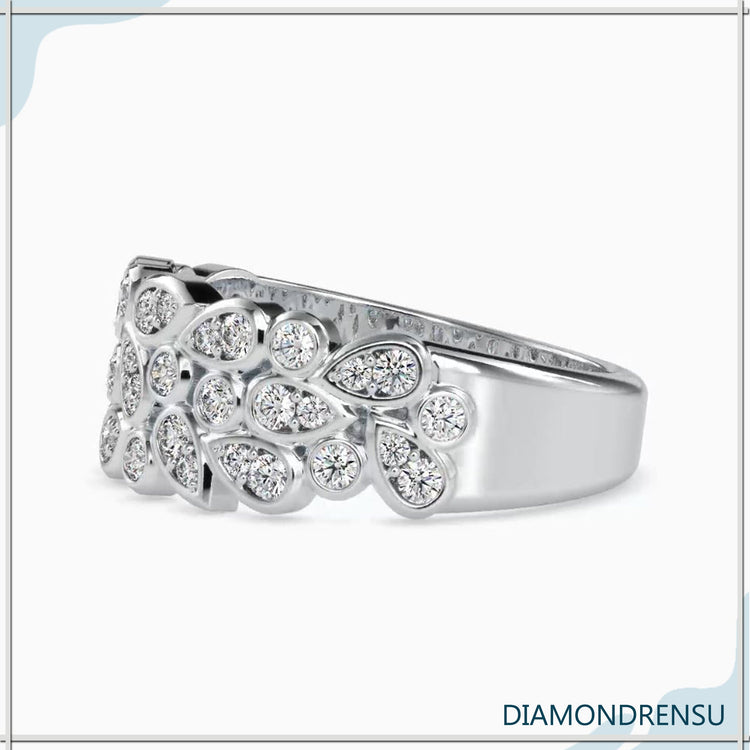 Diamondrensu UK wedding band made in half eternity style.
