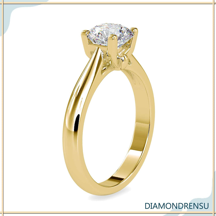 Custom design ring in white gold, handcrafted for unique and personal proposals.
