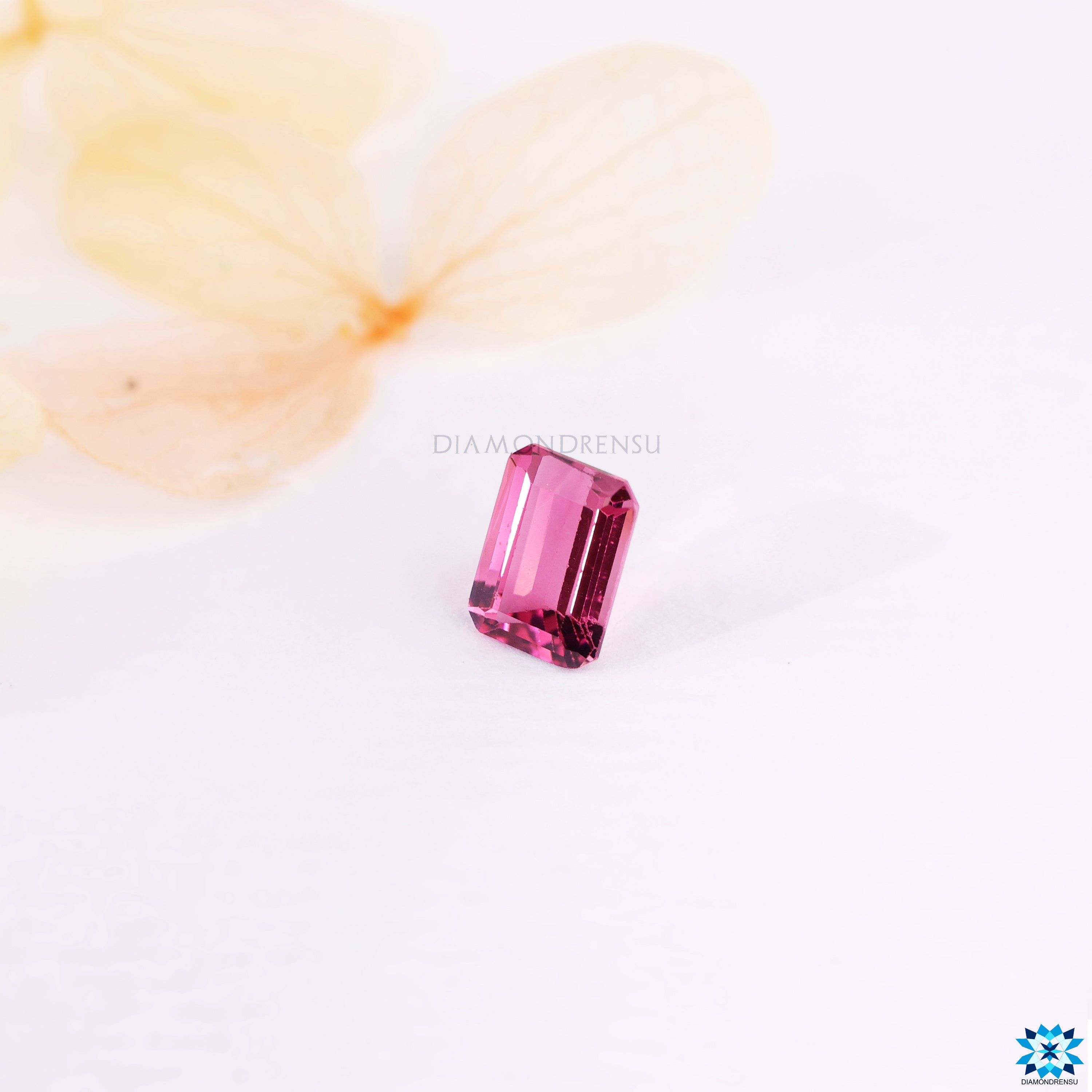 emerald cut gemstone - diamondrensu