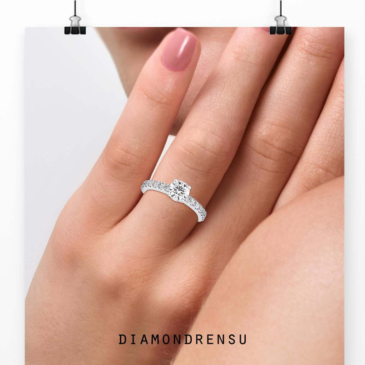 Round cut diamond ring with IGI certified lab grown stone.

