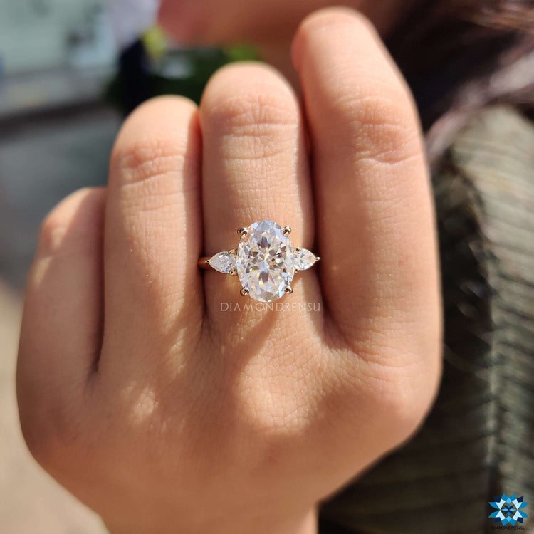 Pear shape moissanite engagement ring.
