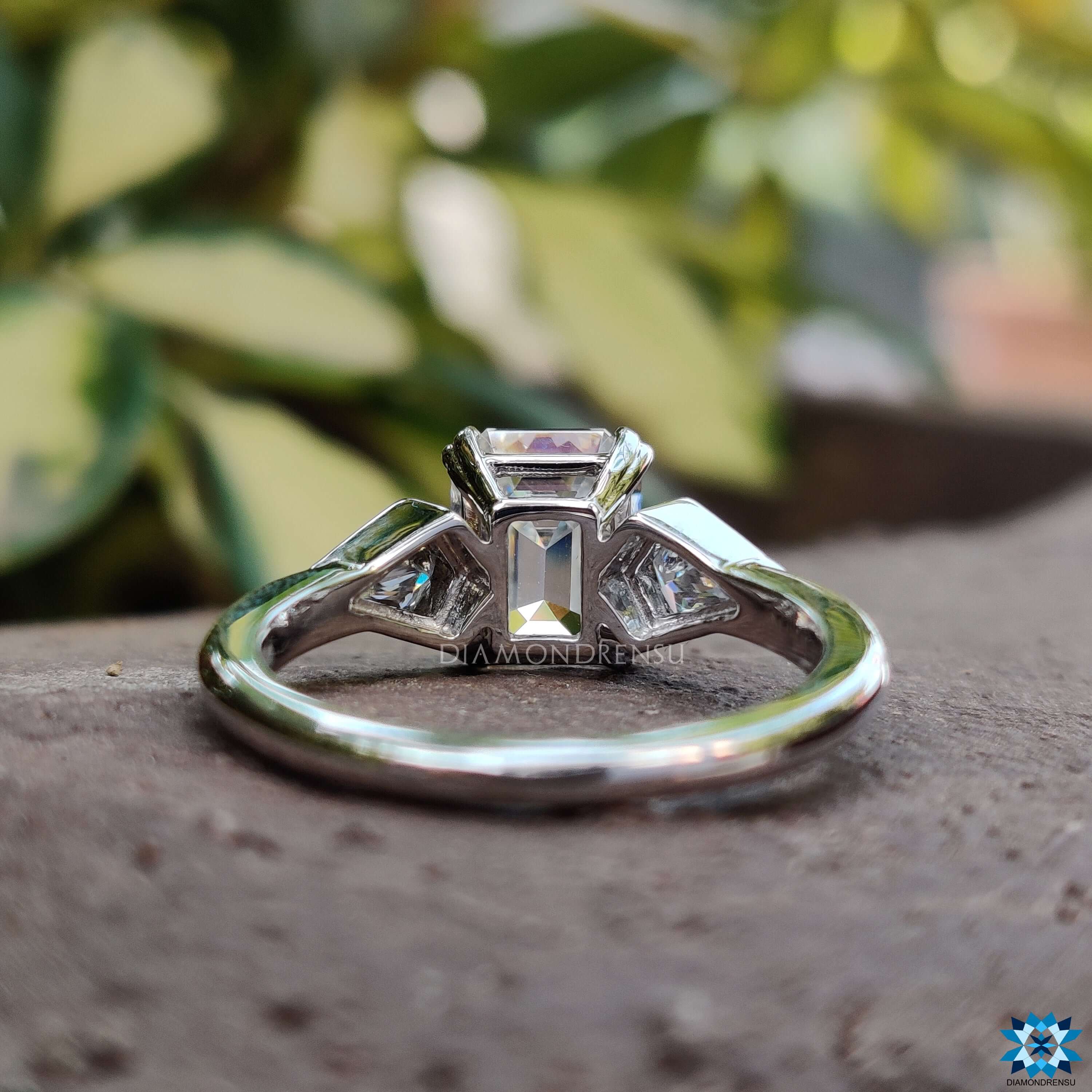 Moissanite kite ring in a diamondrensu UK ring collection.