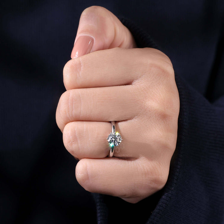 Round Diamond Ring showcasing a classic style and unmatched brilliance.