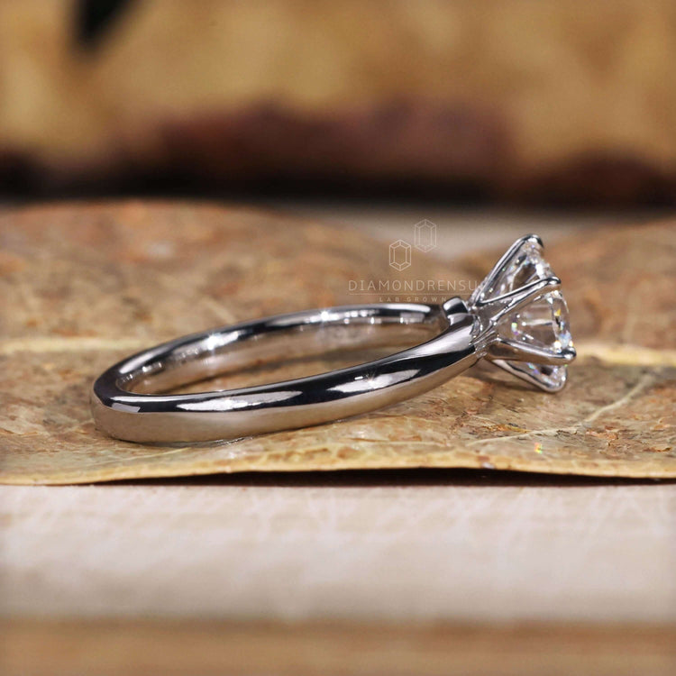 Round Ring Diamond set with exceptional clarity, perfect for engagement occasions.