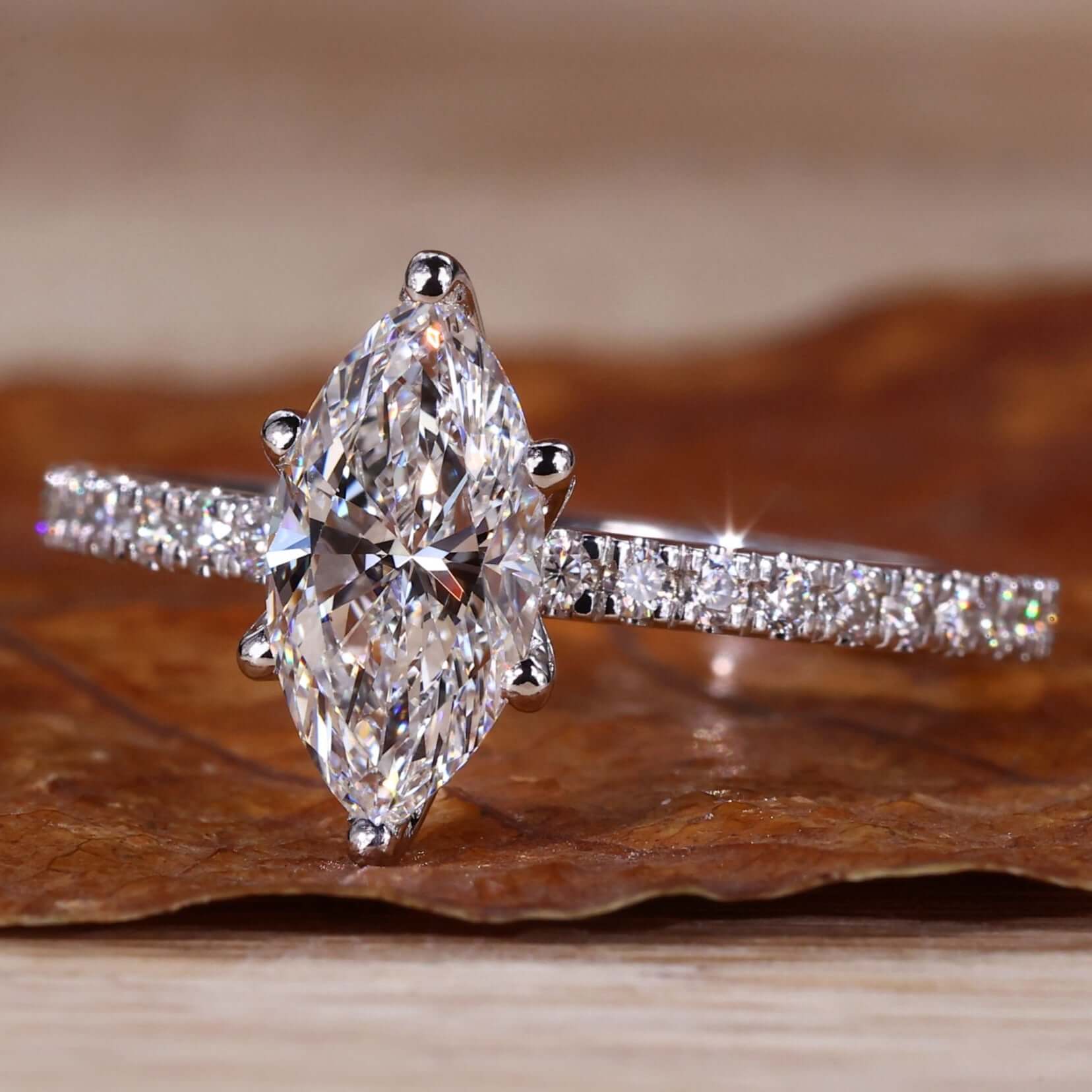 lab grown diamond engagement rings