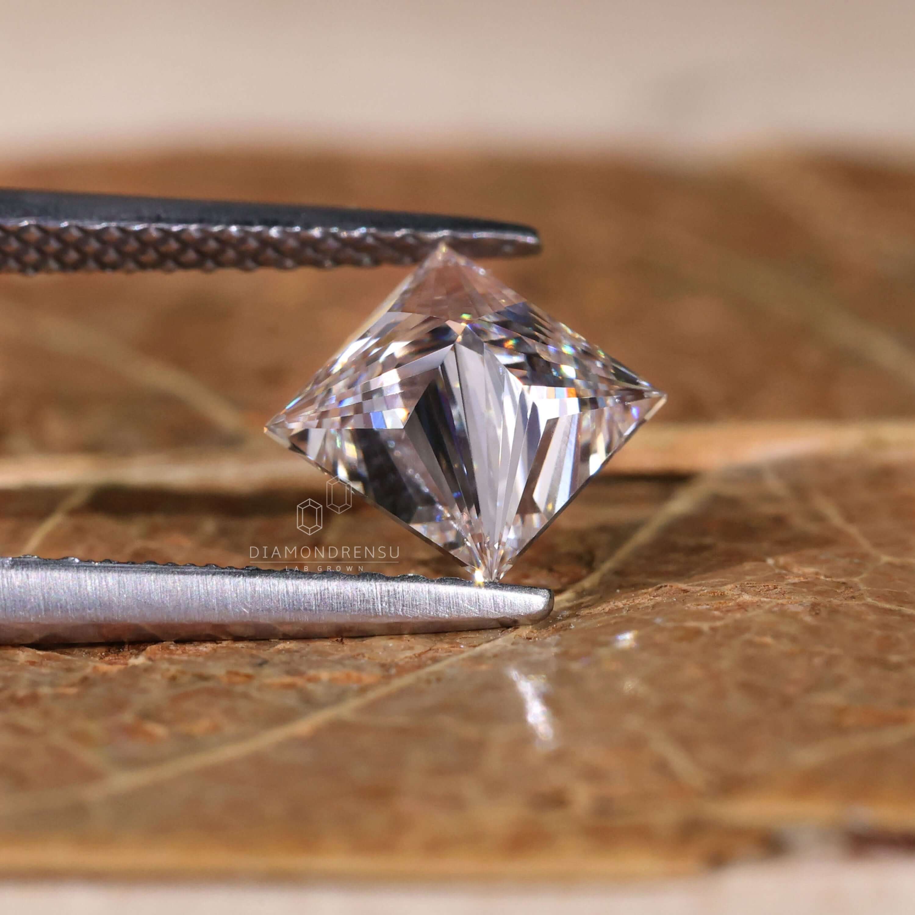 lab grown diamond engagement rings