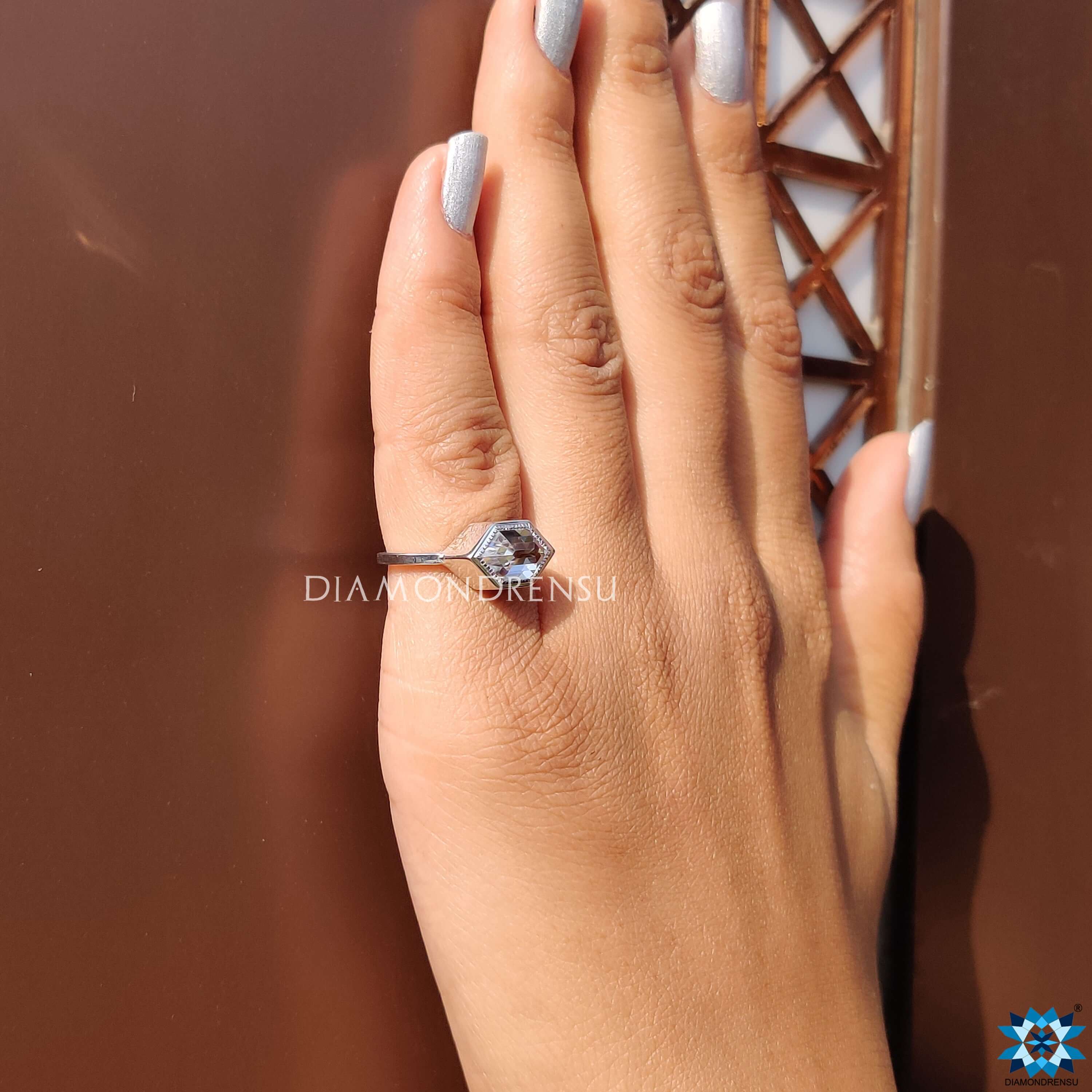 White Gold Engagement Ring with Hexagon Cut.