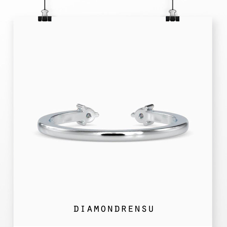 Lab grown diamond band in open gap style by Diamondrensu UK.
