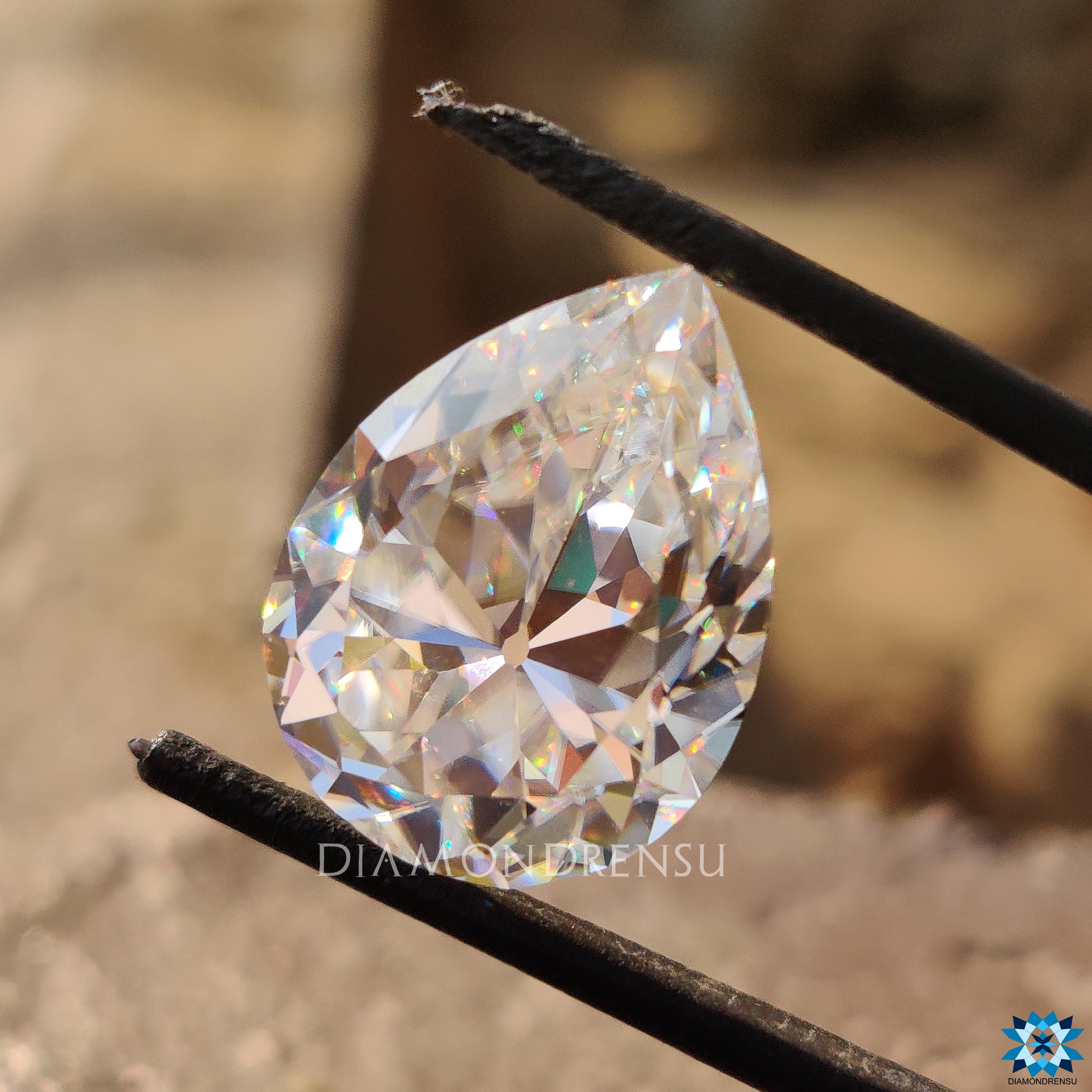 pear cut moissanite - diamondrensu