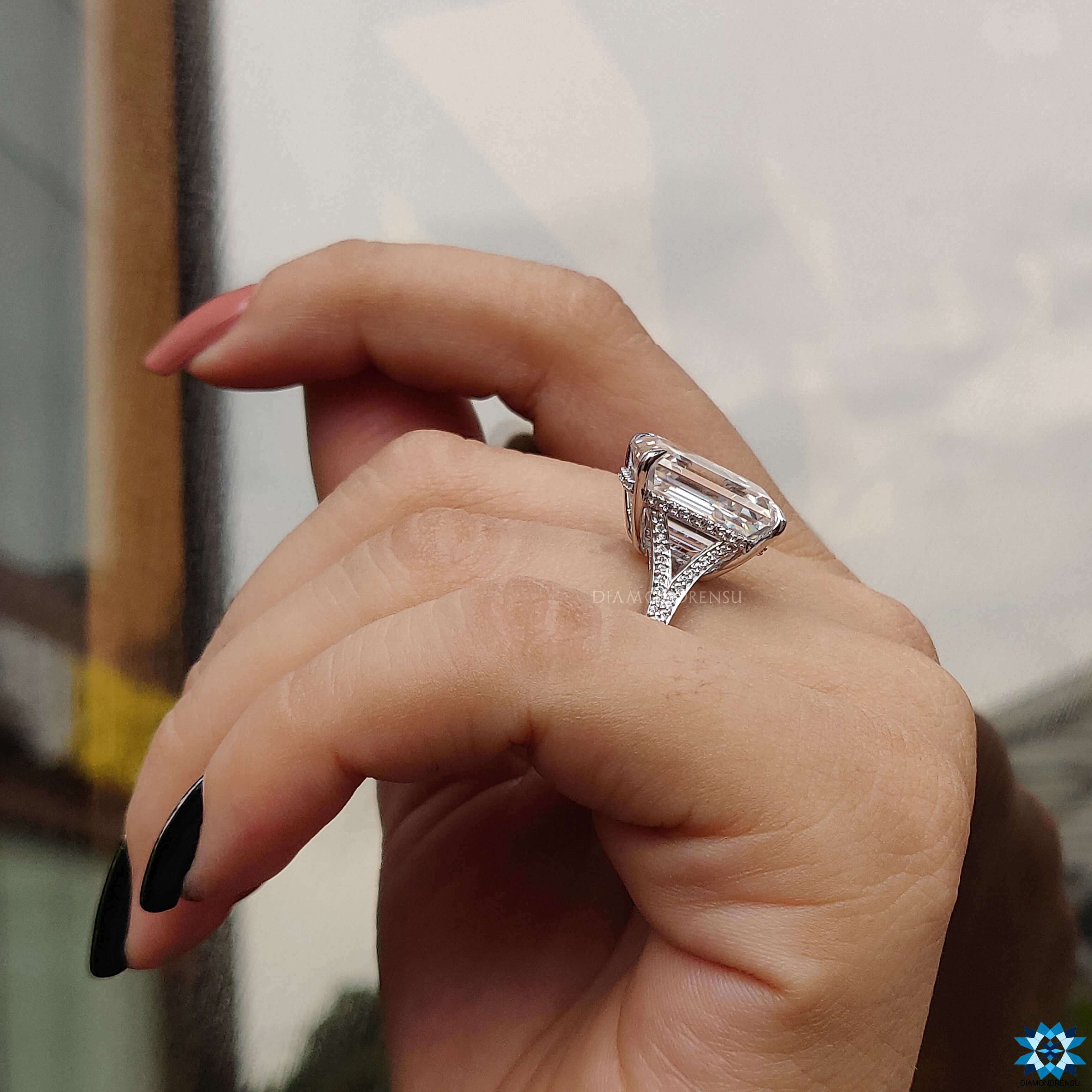 Shop to buy engagement ring with a dazzling moissanite split shank ring.