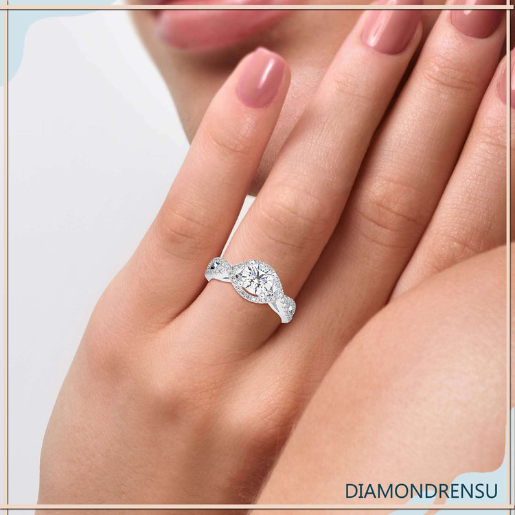 Round diamond engagement ring made with precise craftsmanship.
