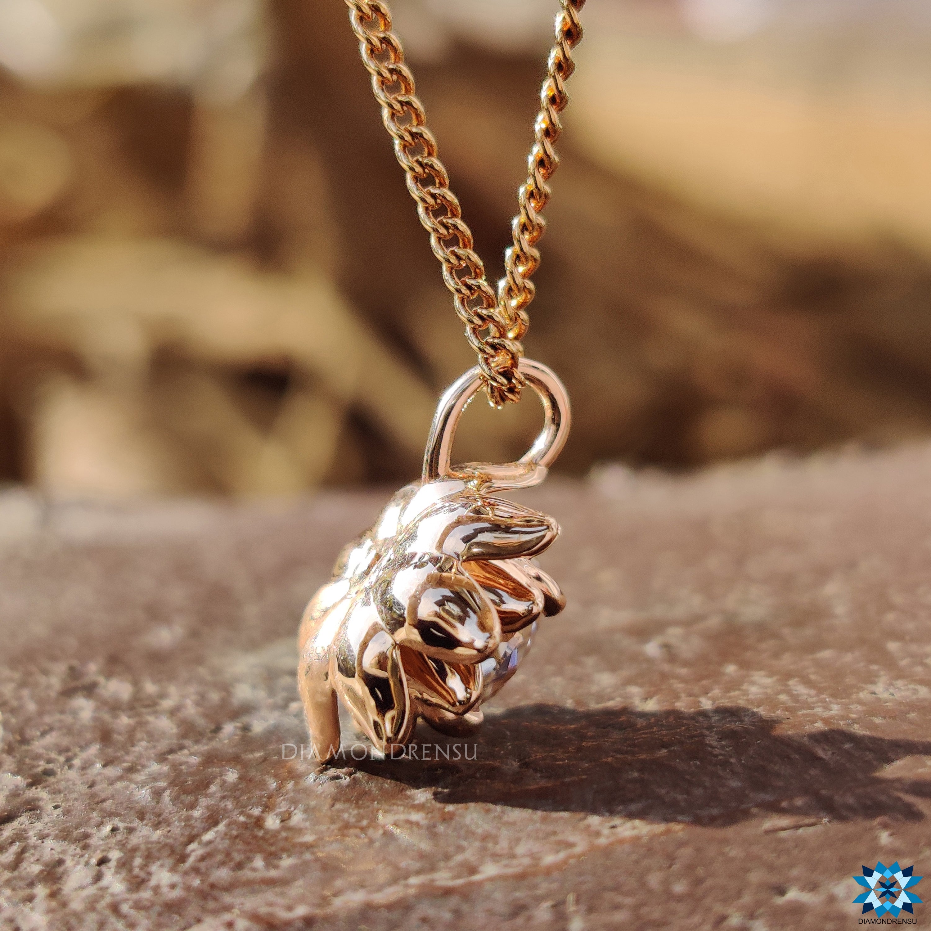 pendant necklace