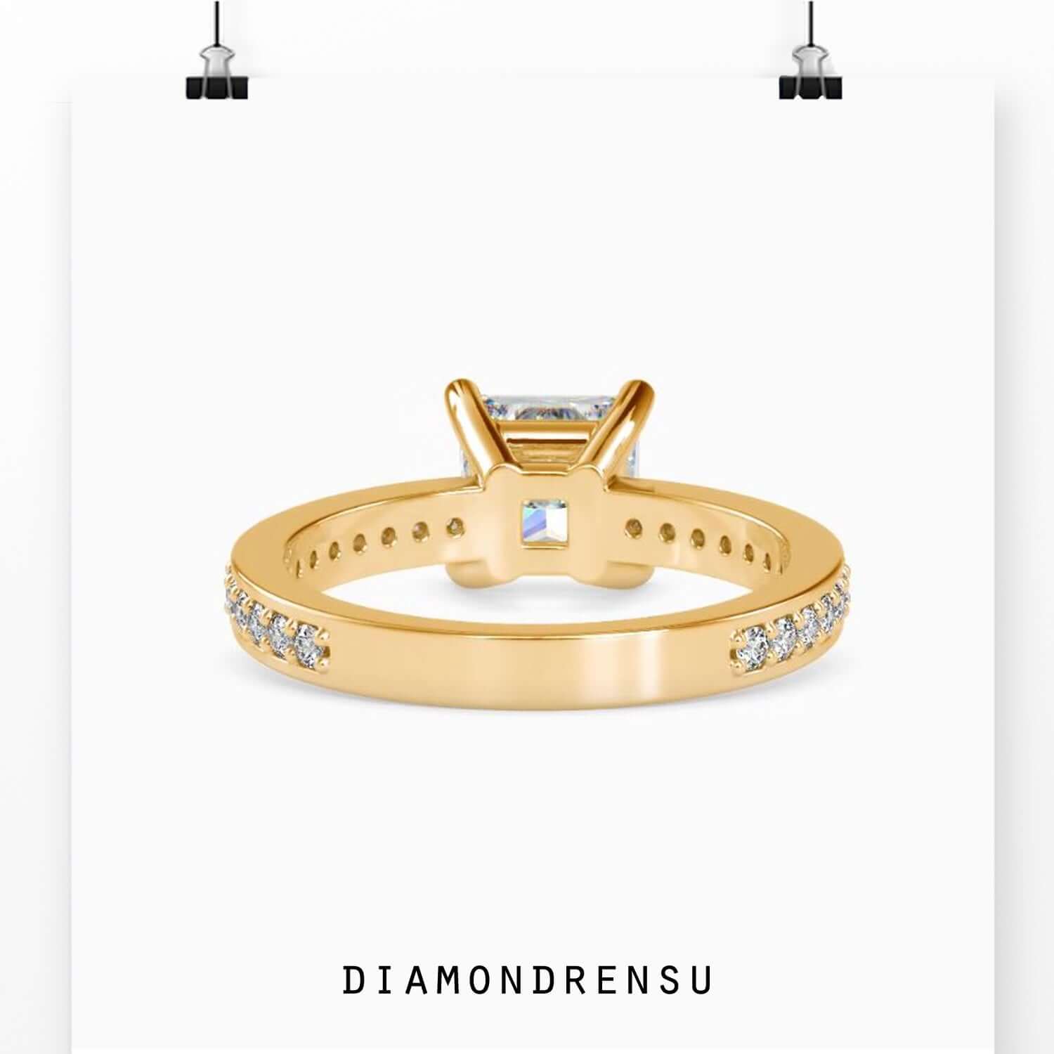 Basket setting ring with princess cut diamond in yellow gold
