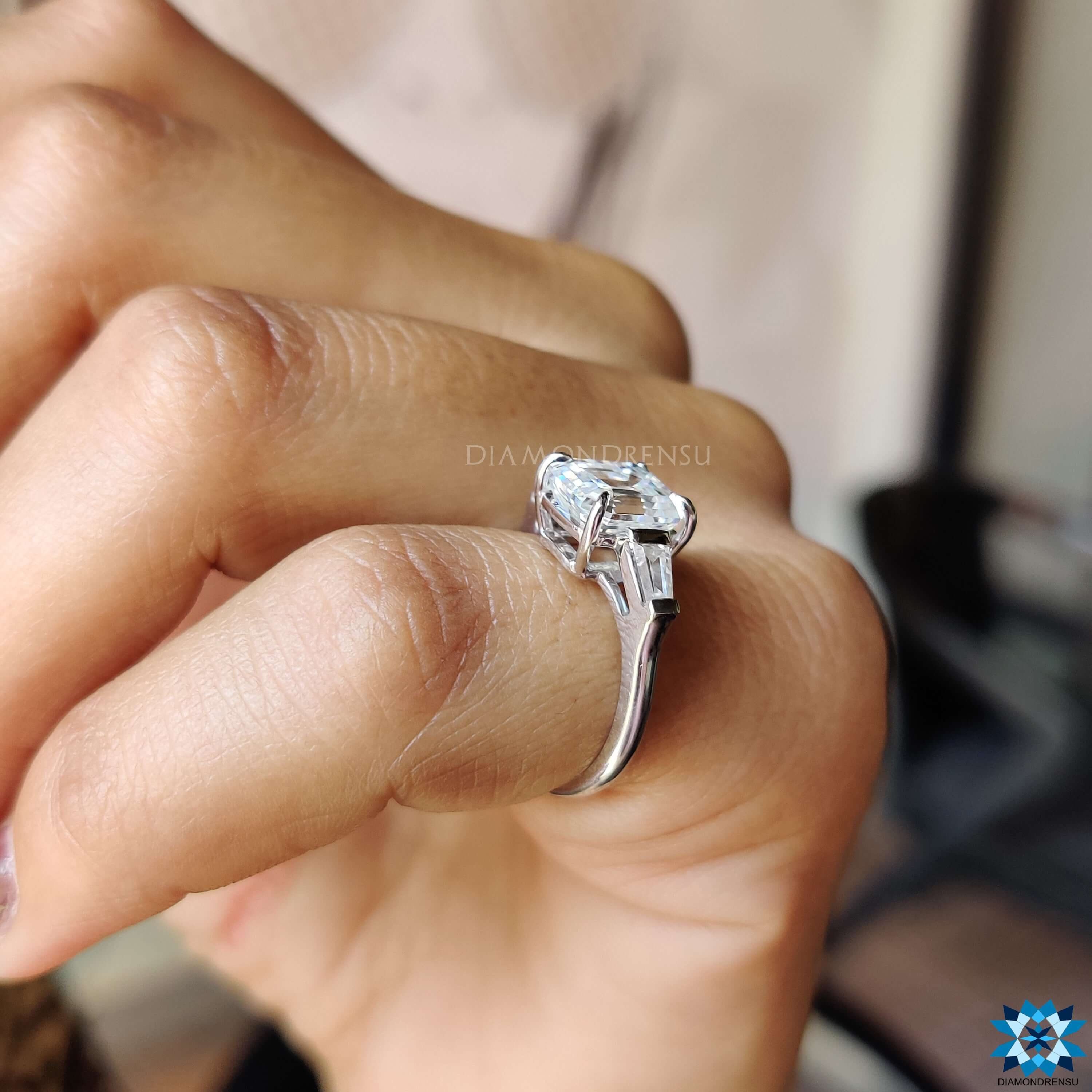 custom engagement rings- diamondrensu