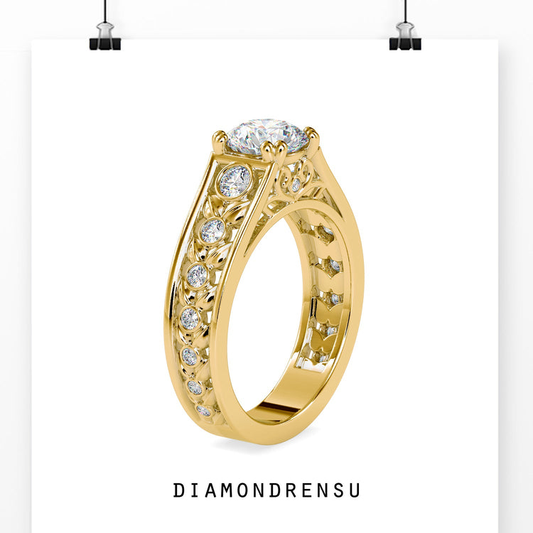 Diamondrensu UK engagement ring in vintage style.
